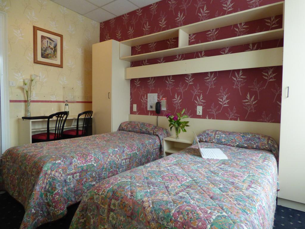 Hotel Saint Jean Vals-les-Bains Exterior photo