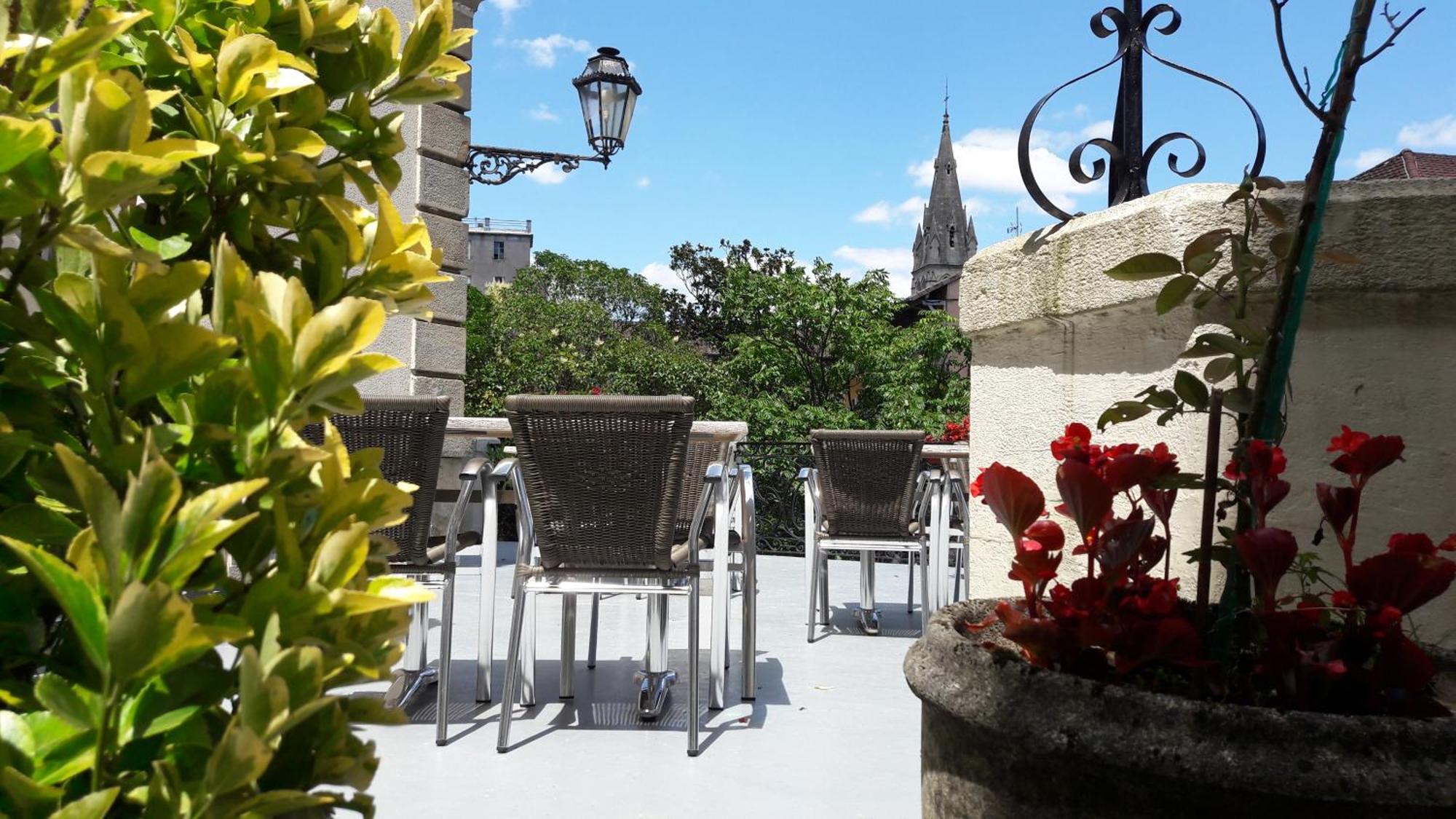 Hotel Saint Jean Vals-les-Bains Exterior photo